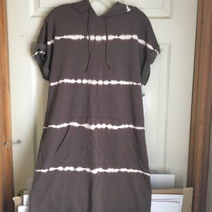 Beyond Yoga terra leather stripe tie die top